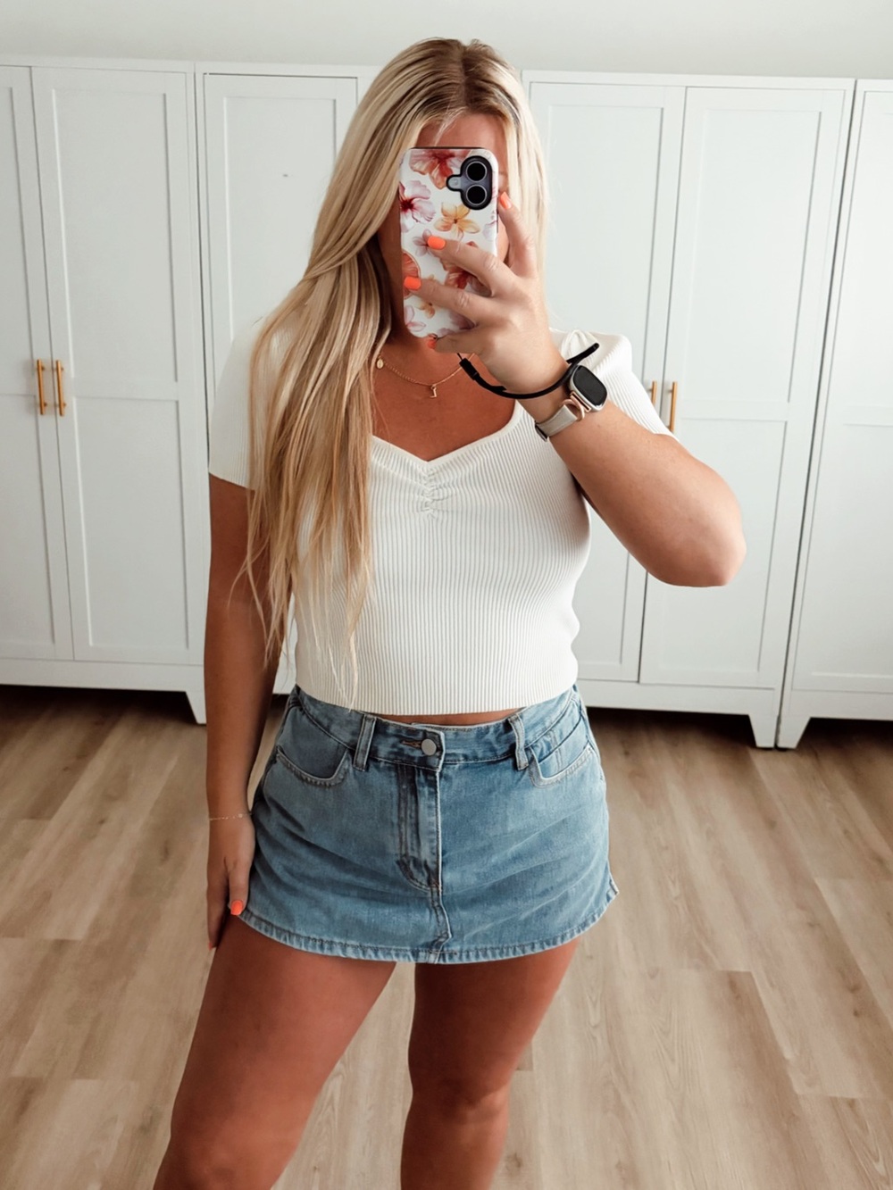 White puff sleeve ribbed shirt sleeve top